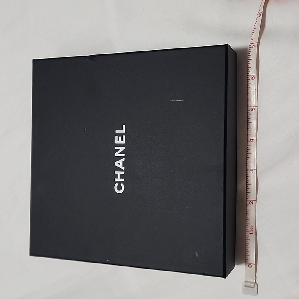 Chanel Gift boxes - Picture 4 of 6